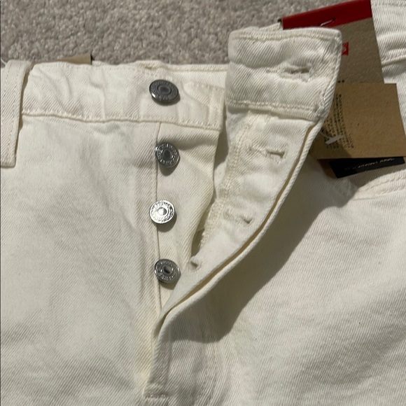 Levi's Women's 501 White Denim Shorts - Picture 2 of 5